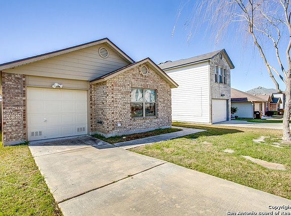 2nd image of 11232 Bushwack Pass