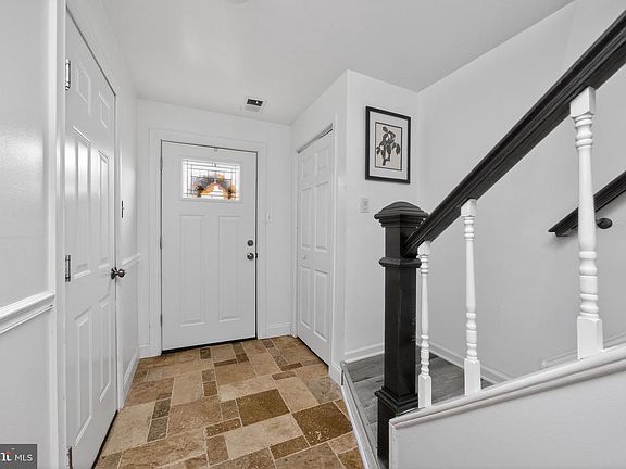 5th image of 1616 S Coventry Ln