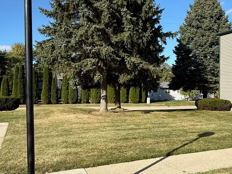 Elkhorn Village Apartments | 1 & 2 Bedroom Apartments in Elkhorn, WI Heat Included — Photo 8