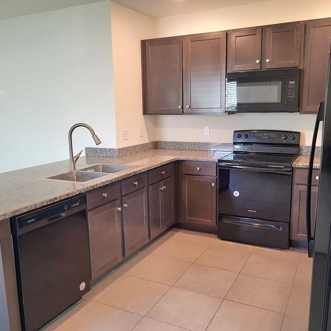 3 Bedroom / 2.5 Bath Home with a Fully Fenced Yard and Screened Lanai Located within the Waverly ... — Photo 3