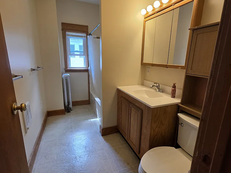 73-75 Hitchcock St — Photo 6