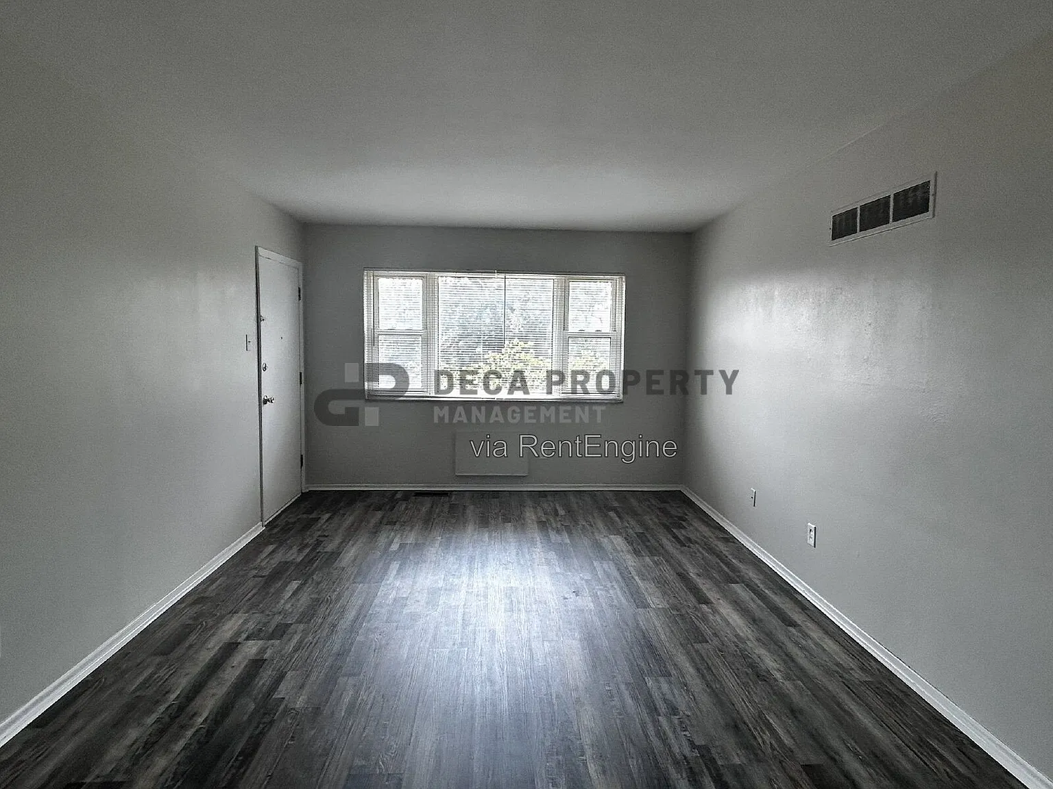 2 bed, 1.0 bath, 880 sqft, $975 — Photo 2