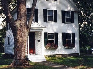 8 Pemberton Rd, Topsfield, MA 01983