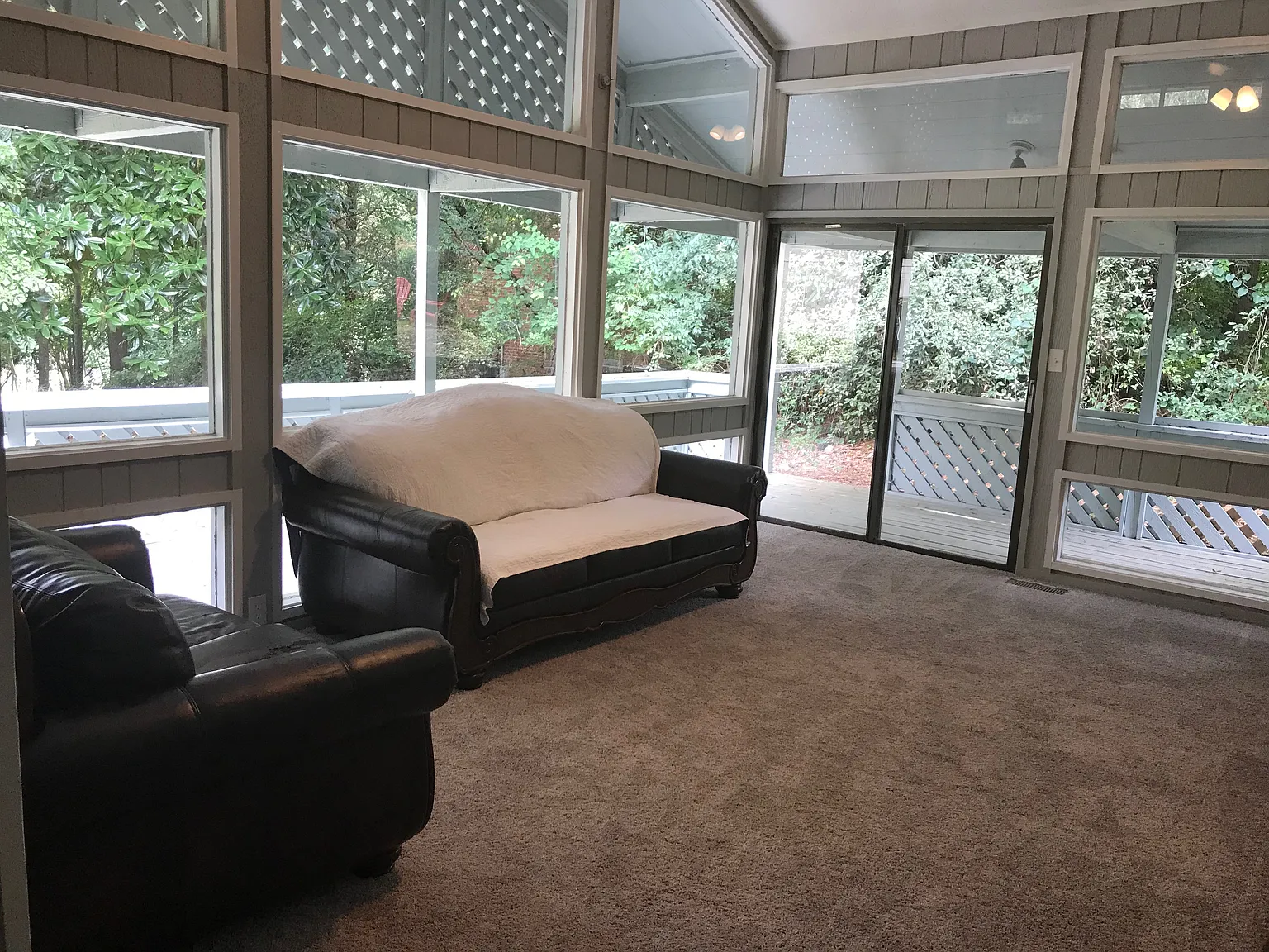 4 bed, 1893 sqft, $1,000 — Photo 1