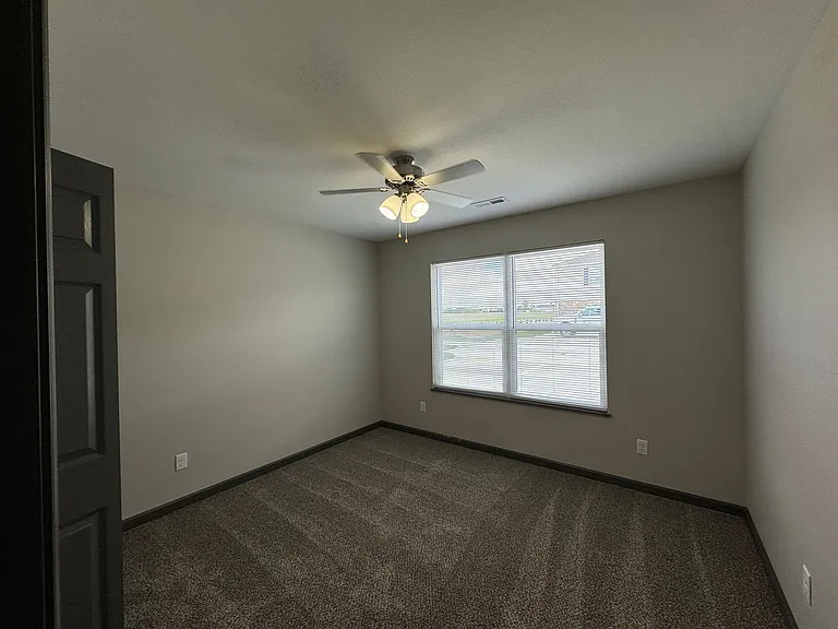 Longview Meadows - Montgomery City MO — Photo 21