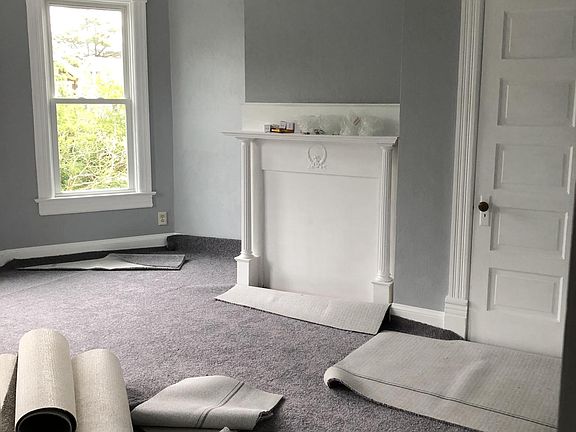 front room or bedroom