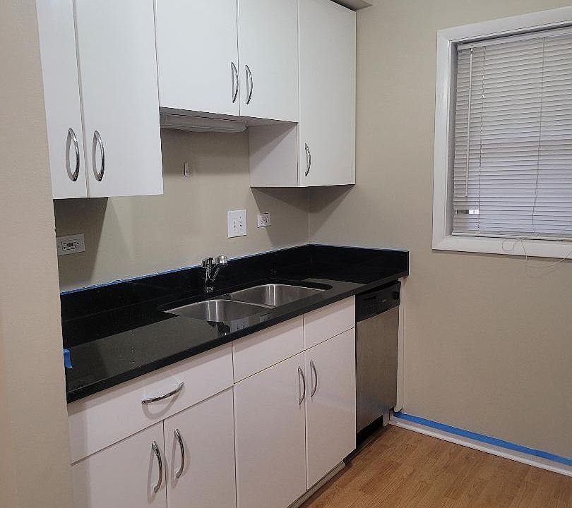 1st image of 540 Hinman Ave APT 1