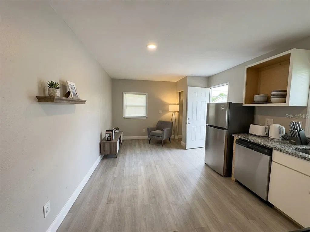 1 bed, 1.0 bath, 364 sqft, $1,100 — Photo 4