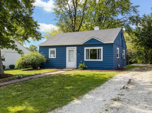 5219 N Ogden Ave, Peoria Heights, IL 61616
