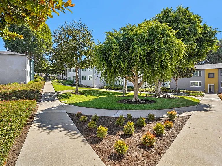 Ladera Townhouse — Photo 14