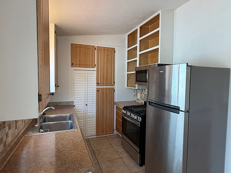 2474 Elden Ave #B — Photo 7