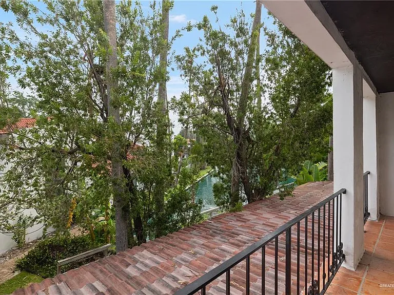 110 E Shasta Ave — Photo 15