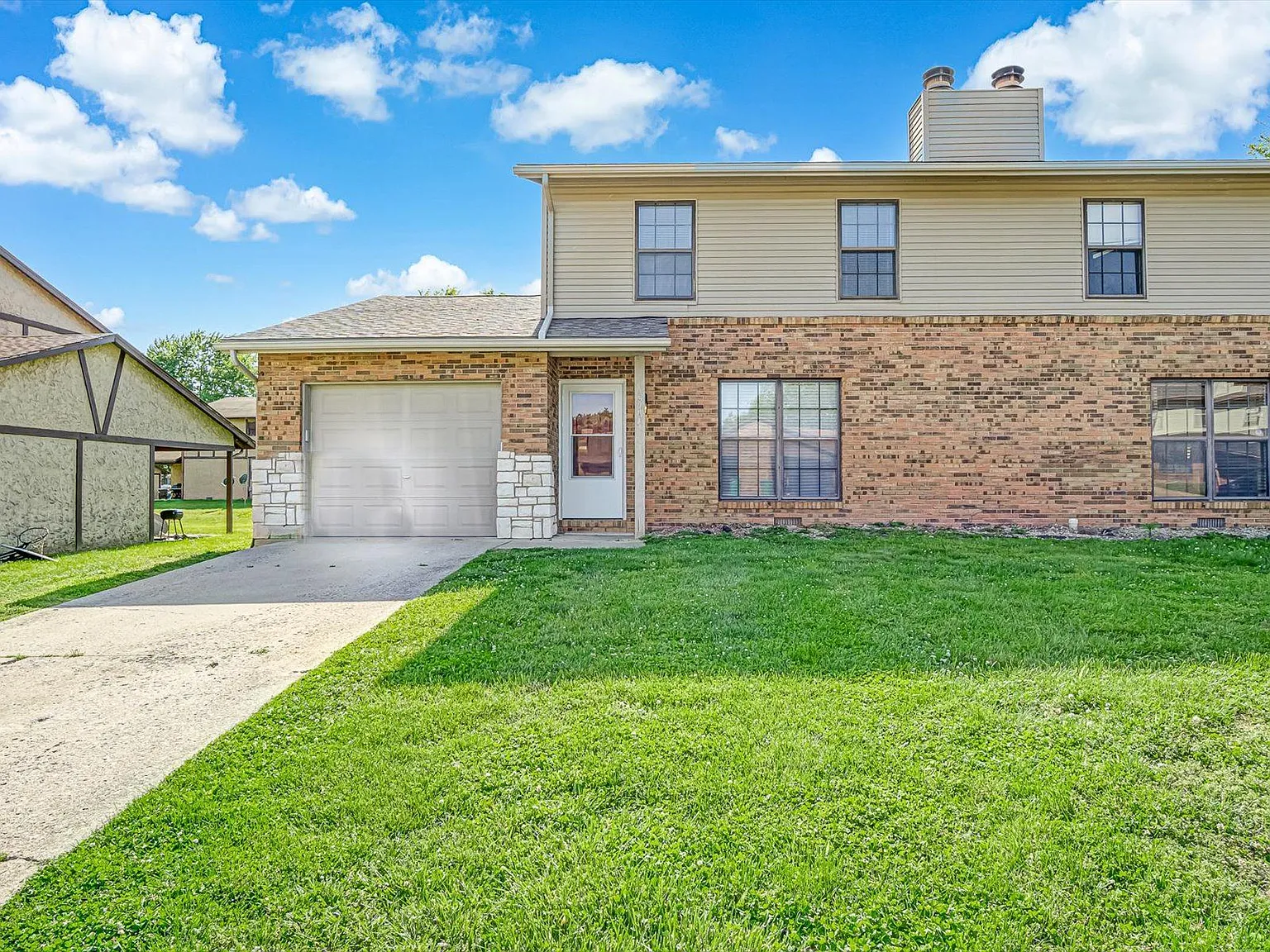 3 bed, 1.5 bath, 1200 sqft, $1,650 — Photo 1