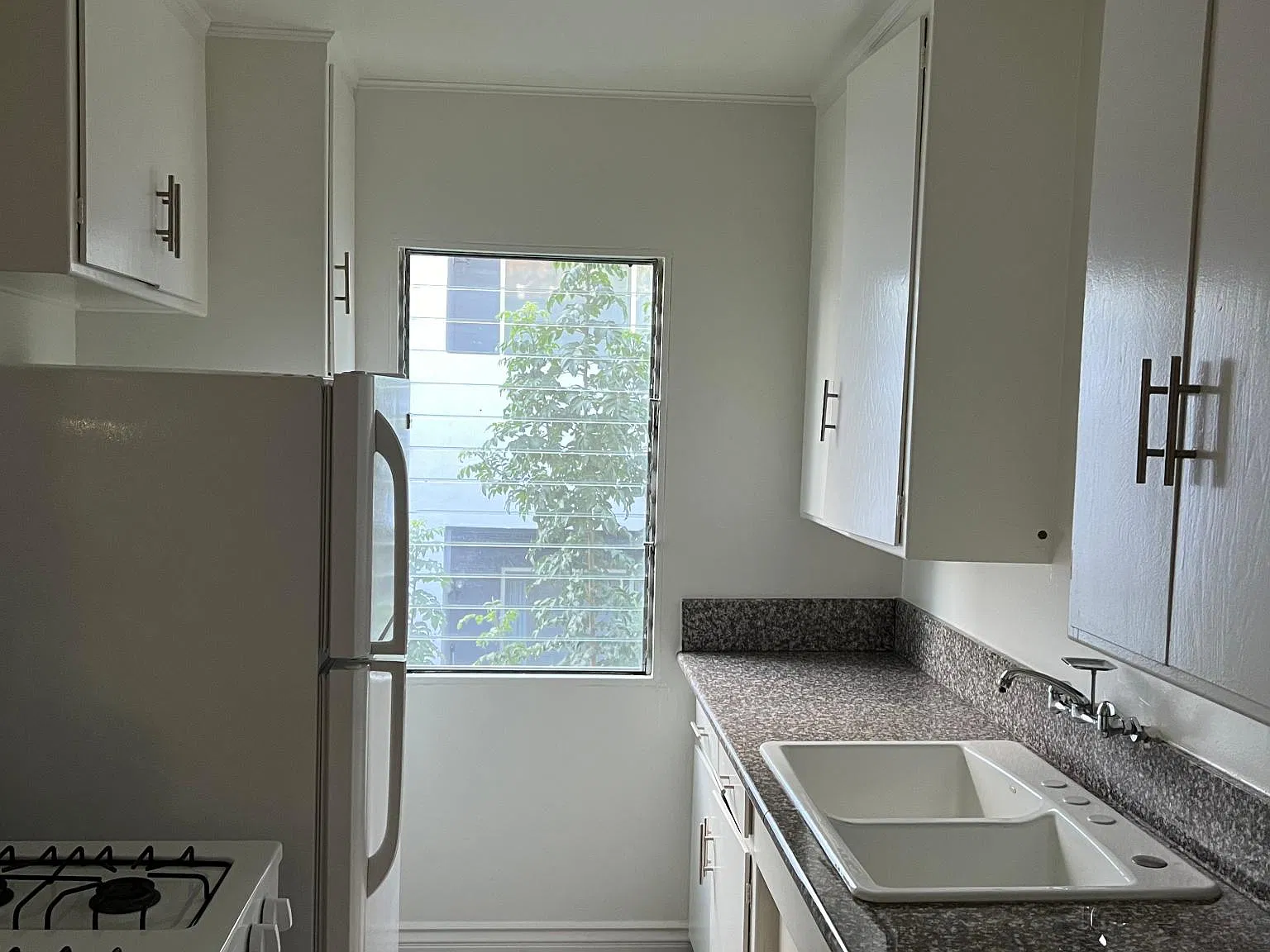 1 bed, 900 sqft, $2,095 — Photo 3