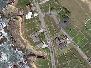 31 Neptune Rd, Whitethorn, CA 95589