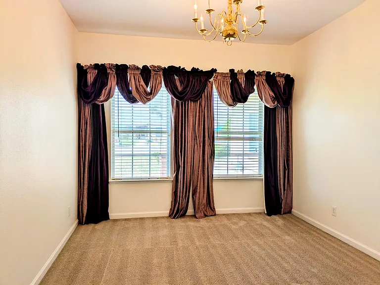 3462 Shaft St — Photo 12