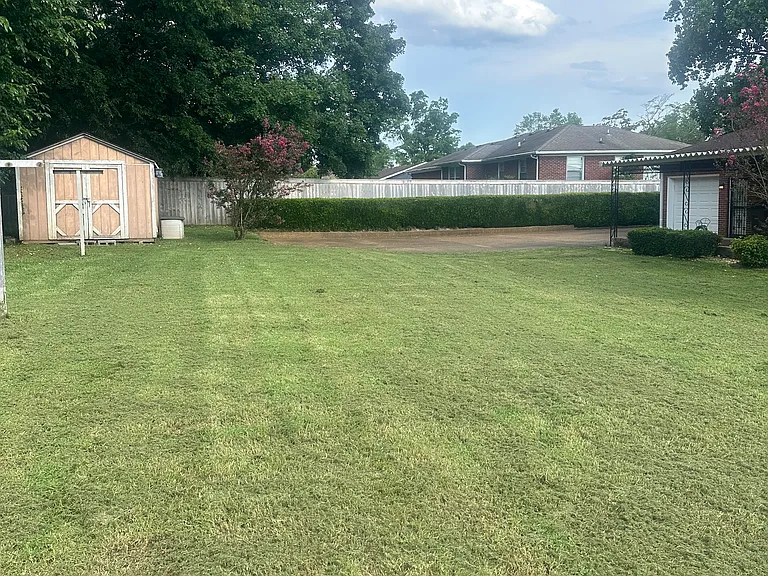 2916 Windemere Cir — Photo 36