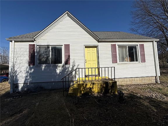 2nd image of 2360 Evans City Rd