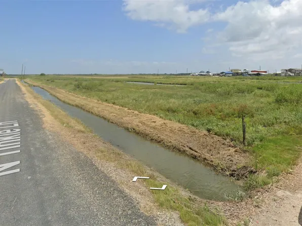 1266 N Tinkle Ln, Crystal Beach, TX 77650