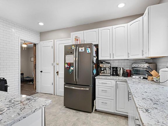 5th image of 4749 Harriet Ave #2