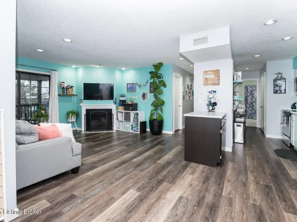 9806 Whipps Mill Rd Unit 5, Louisville, KY 40223