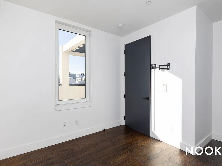 794 Rogers Ave #4D — Photo 13