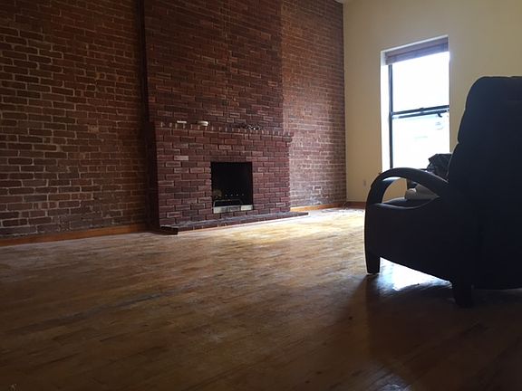 3rd image of 27 W 75th St APT 4B