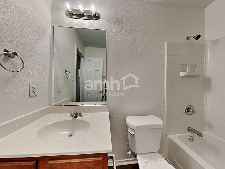10032 Cougar Trl — Photo 16