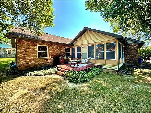 3rd image of 4 Arbor Ln