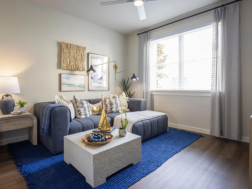 Broadstone Baybrook apartments community photo
