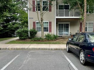 302 Cypress Ln, East Brunswick, NJ 08816