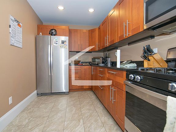 385W5e45a12bd4c49