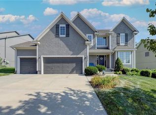 2274 W Layton Dr, Olathe, KS 66061