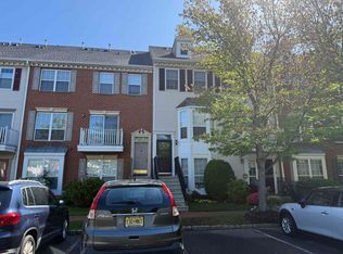 9 Crabapple Ct, Jersey City, NJ 07305