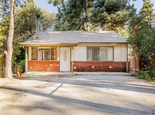 31690 Luring Pines Cir, Running Springs, CA 92382