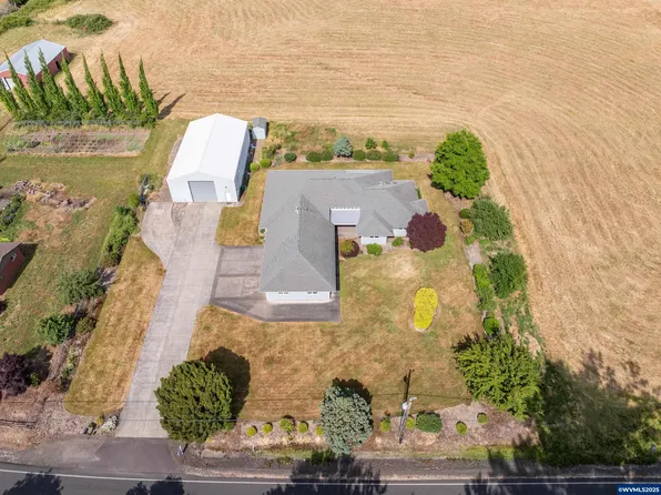 3918 Three Lakes Rd SE, Albany, OR 97322