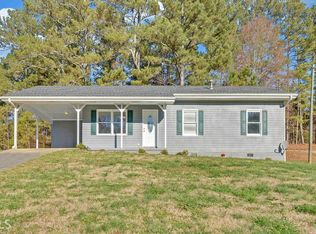 45 Cedar Dr, Toccoa, GA 30577
