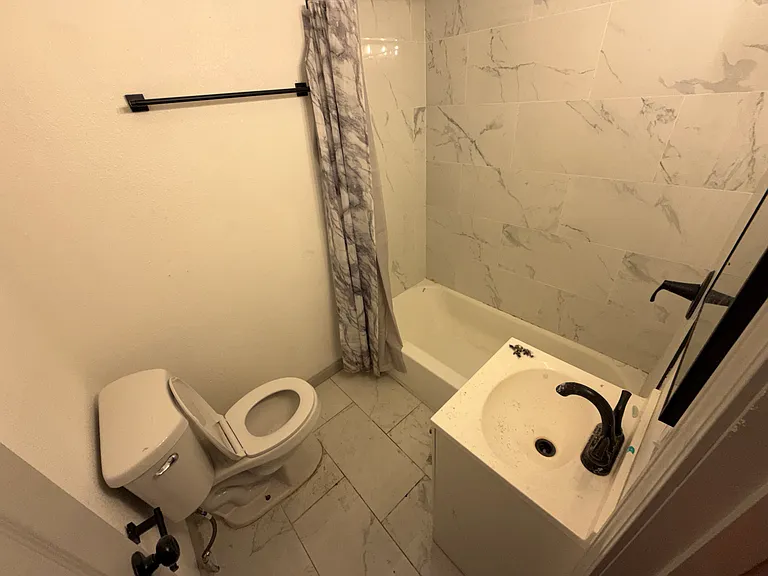 3117 Mersington Ave — Photo 2