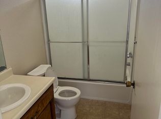 130 N Elm Ave APT 8, Ripon, CA 95366