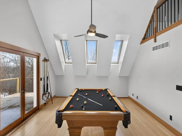34290 Lanesboro Ct, North Branch, MN 55056