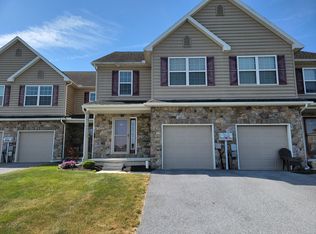 402 Mount Olive Ln, Ephrata, PA 17522