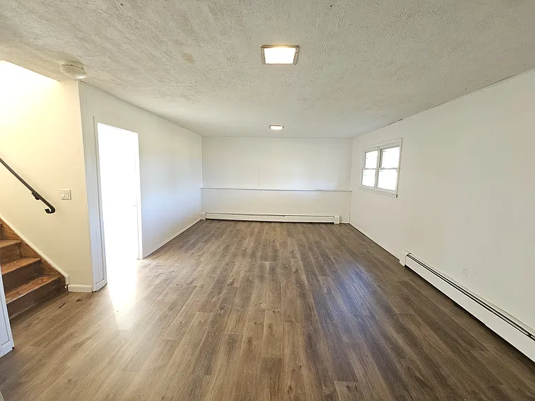 13 Regina Dr — Photo 24