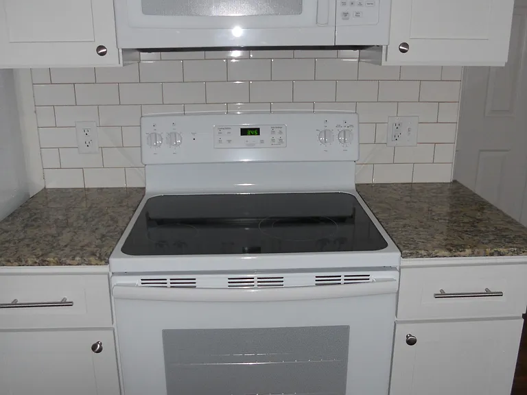 980 El Camino Ave #B — Photo 6