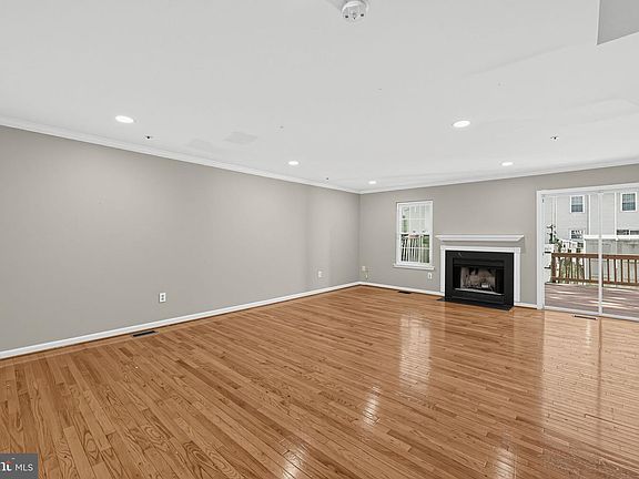 4th image of 2946 Buckthorn Ct