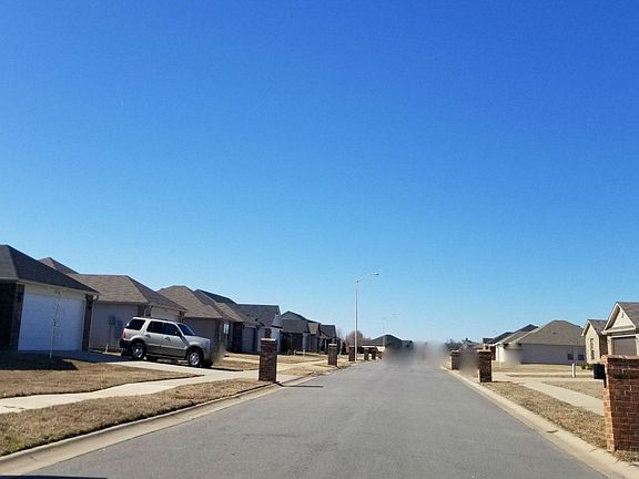 5th image of 13001 Bell Flower Dr