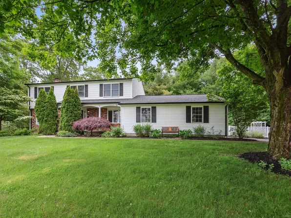 25 New England Drive, Wallingford, CT 06492
