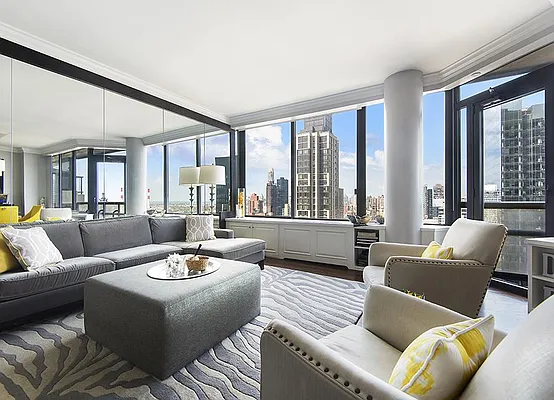 Sold by Warburg | media 17