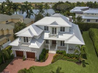 551 8th Ave S, Naples, FL 34102