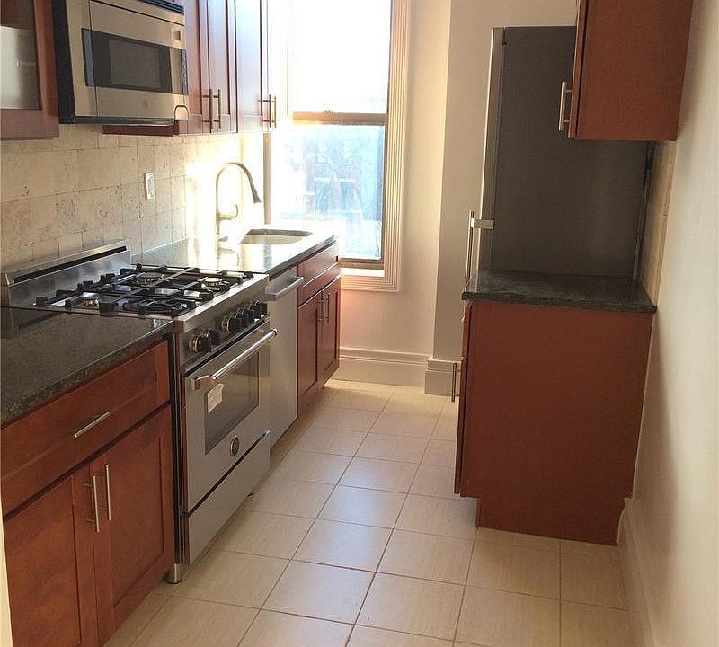 1st image of 568 Pacific St APT 3D