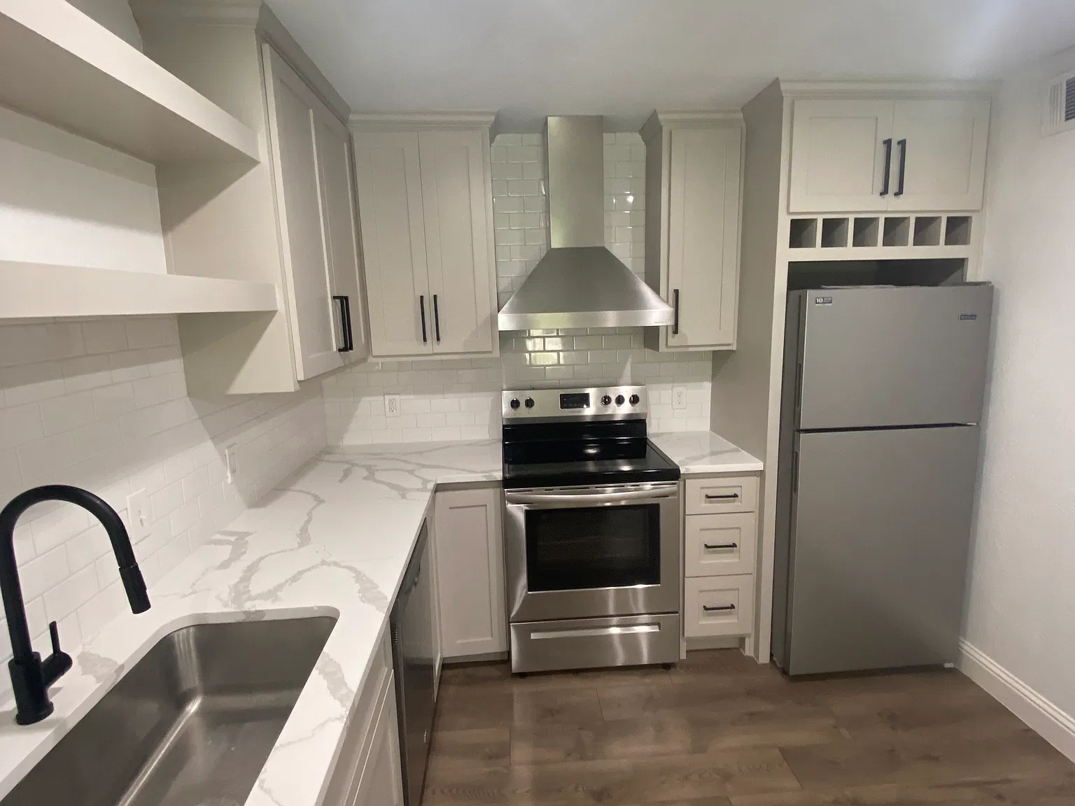 2 bed, 955 sqft, $1,900 — Photo 4